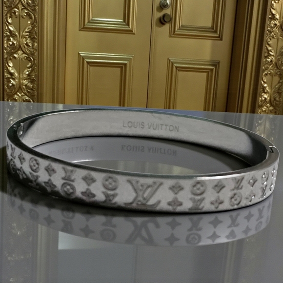 Silver Patterned Bracelet - Picture 5 of 9